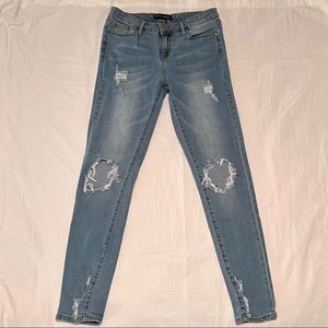 PRETTY PERFECT Destroyed Skinny Jeans (Jr Sz 9)